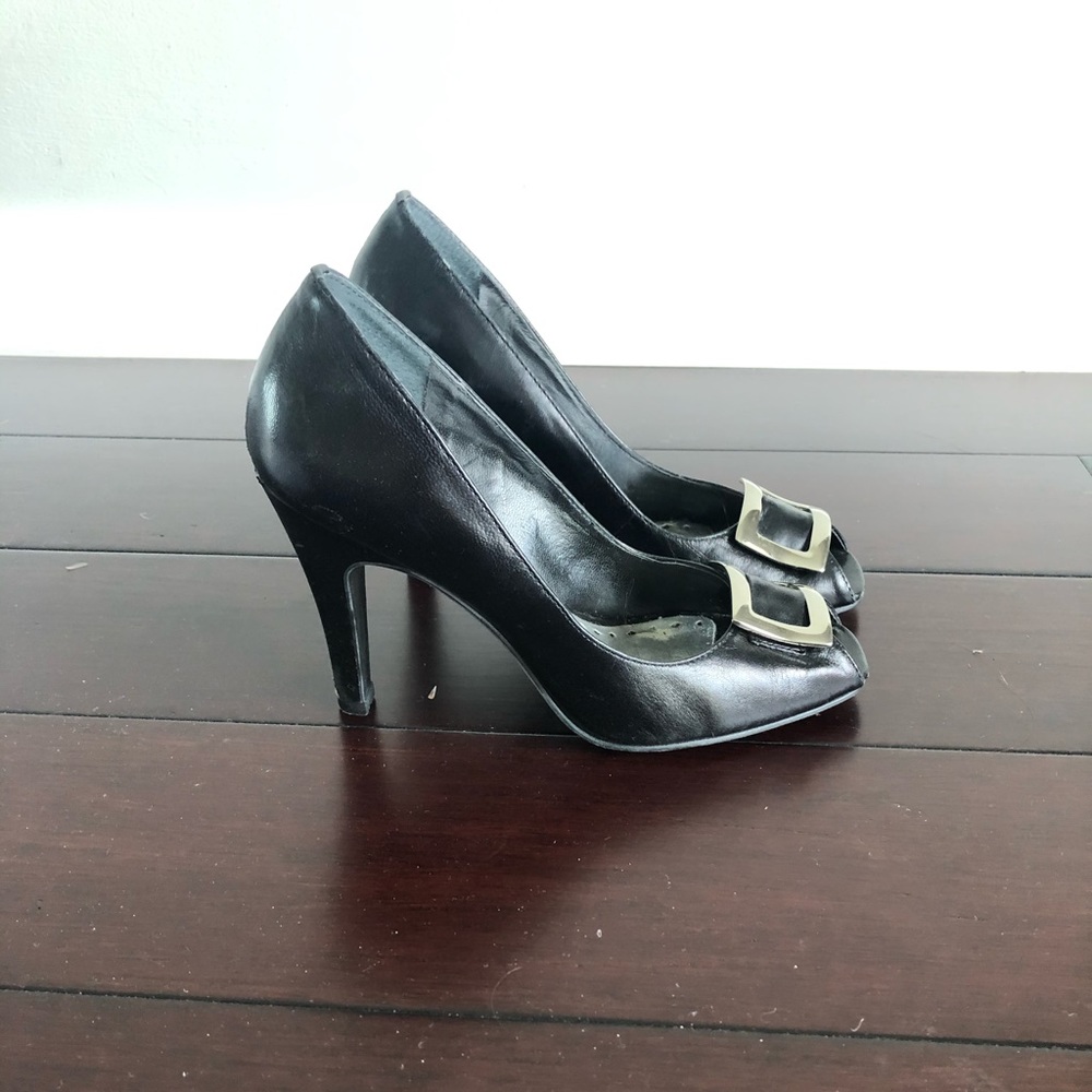 COPY - Black leather peep toe pumps